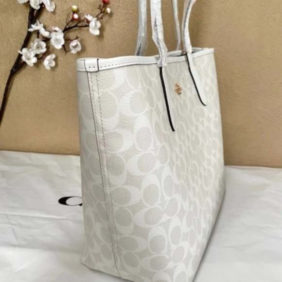 coach city tote with signature - Picture 2 of 7